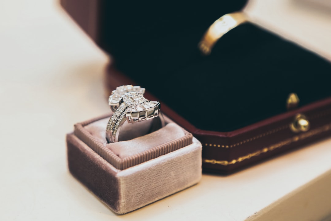 Você está visualizando atualmente Looking for a Jewelry store in 75093? Allen Gold and Silver Exchange near You & 4U – BUY SELL TRADE JEWELRY, DIAMONDS & GOLD
