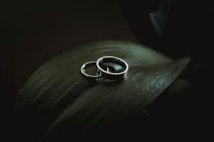 Leia mais sobre o artigo Personalized Wedding Bands: A Unique Touch for Your Special Day