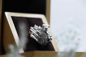 Przeczytaj więcej o artykule Buy Stunning Platinum Jewelry at Allen’s