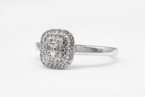 Leia mais sobre o artigo Instant Cash for Diamonds: How to Get Quick Money for Your Precious Gems