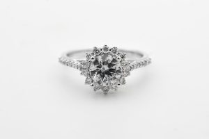 اقرأ المزيد عن المقال Discover Unique Custom Jewelry at Our Jewelry Store