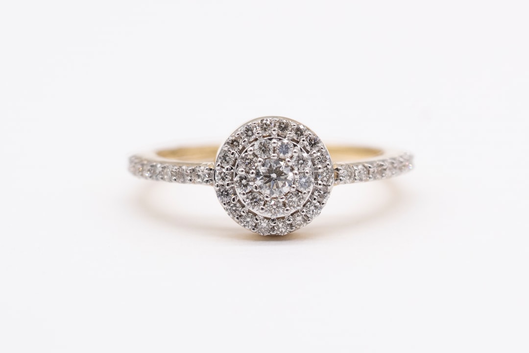 أنت تستعرض حاليا Where to Buy Engagement Rings in Allen, TX